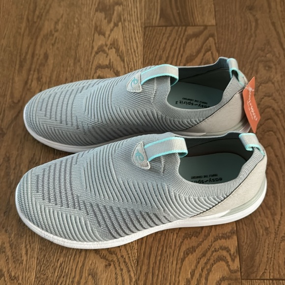 Easy Spirit Sneakers - Size 8.5M - brand new - Picture 2 of 4